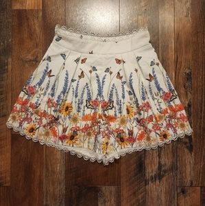 🦋 Brit Rose White and Floral High Waisted Shorts with Lace. Size Small.